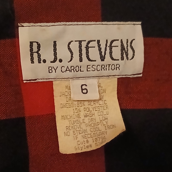 Black & Red Checkered Woman's Blazer Size 6 - Picture 2 of 4